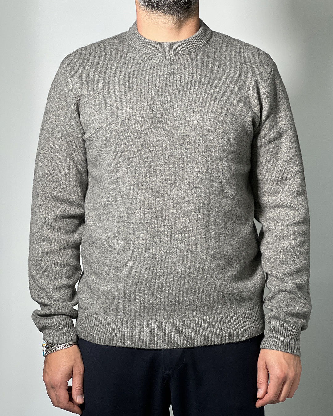 Maglione BLEND Grigio Melange Girocollo – Eleganza e Comfort per un Look Invernale Classico