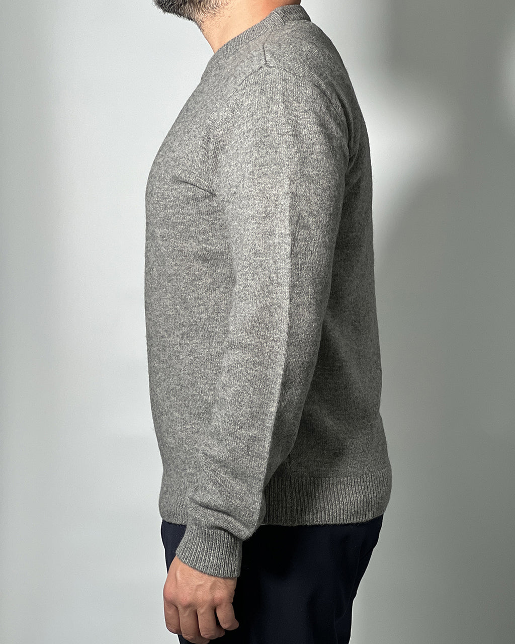 Maglione BLEND Grigio Melange Girocollo – Eleganza e Comfort per un Look Invernale Classico