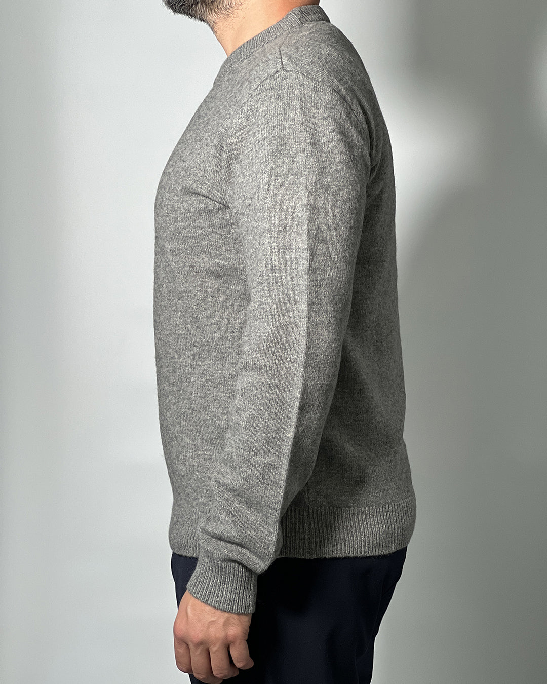 Maglione BLEND Grigio Melange Girocollo – Eleganza e Comfort per un Look Invernale Classico