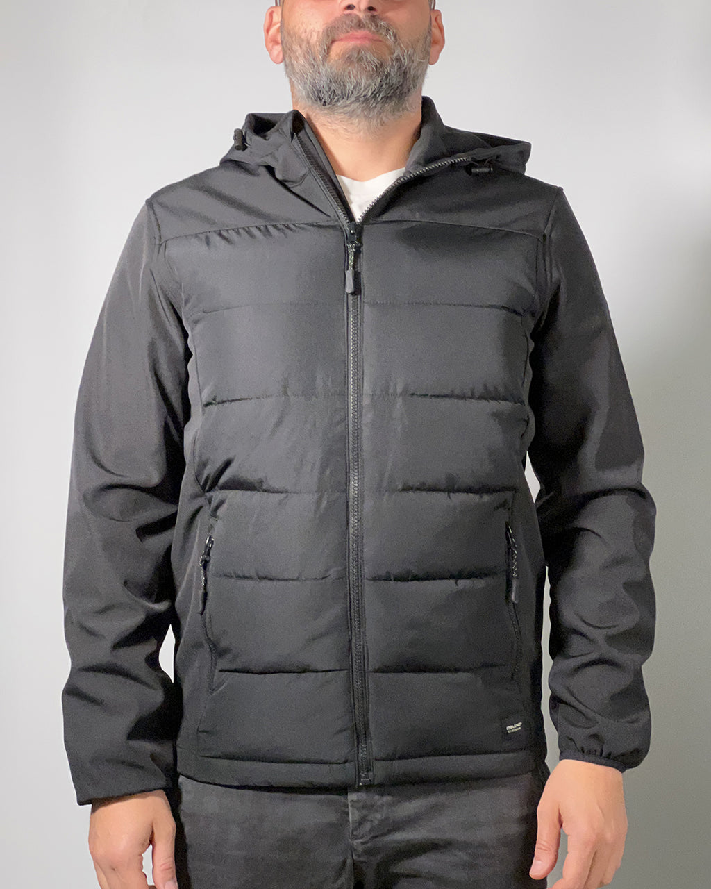Giacca Uomo Blend Nera con Cappuccio – Imbottita Leggera e Antivento
