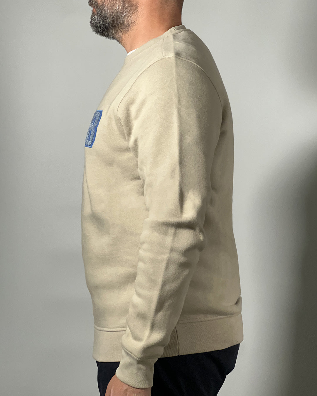 Felpa Uomo Blend Beige con Logo “B” Ricamato – Stile Casual