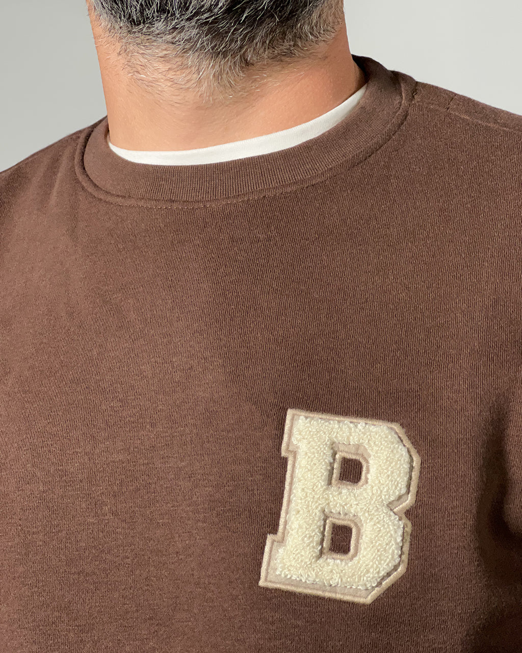Felpa Uomo Blend Marrone con Logo “B” Ricamato – Stile Casual