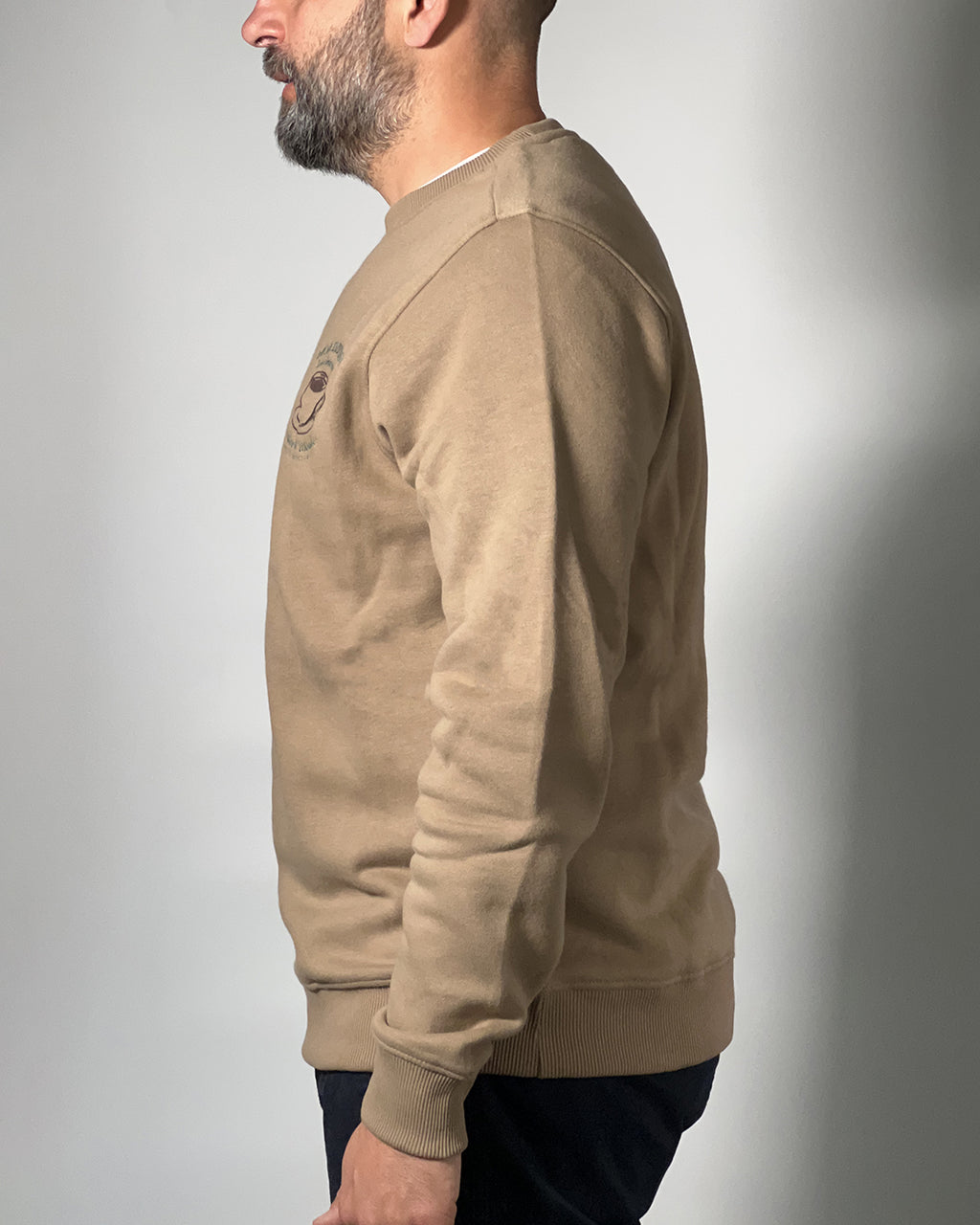 Felpa Girocollo BLEND Sabbia con Stampa Frontale – Stile Casual e Comfort Quotidiano