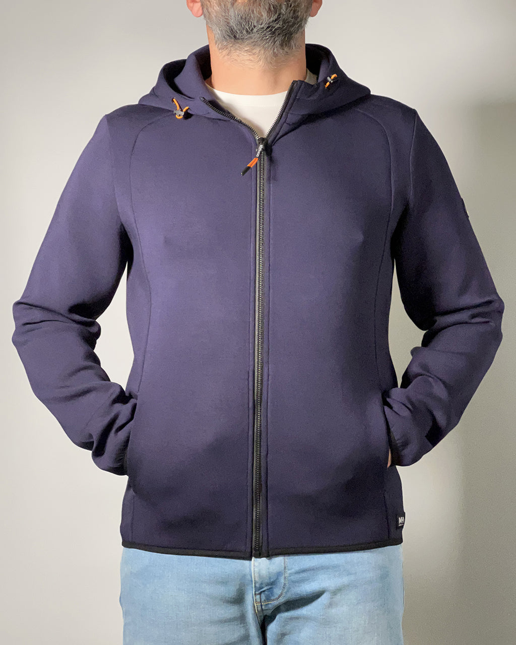 Felpa Uomo IN MY HOOD con Cappuccio e Zip – Stile Urban e Comfort Premium