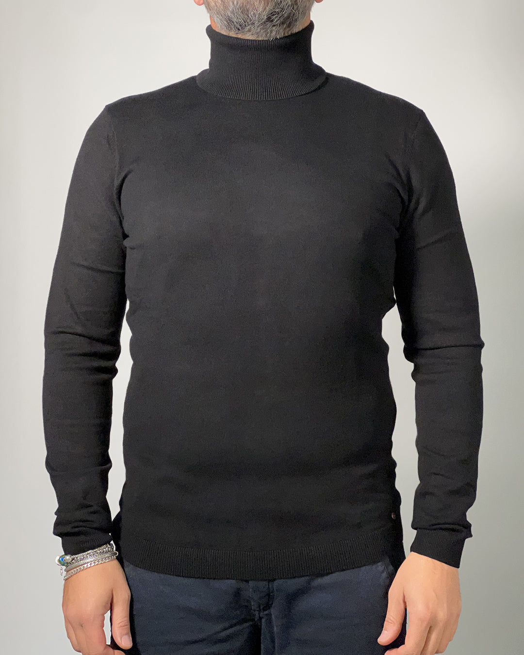 Maglione Dolcevita Uomo IN MY HOOD – Stile Elegante e Comfort Moderno