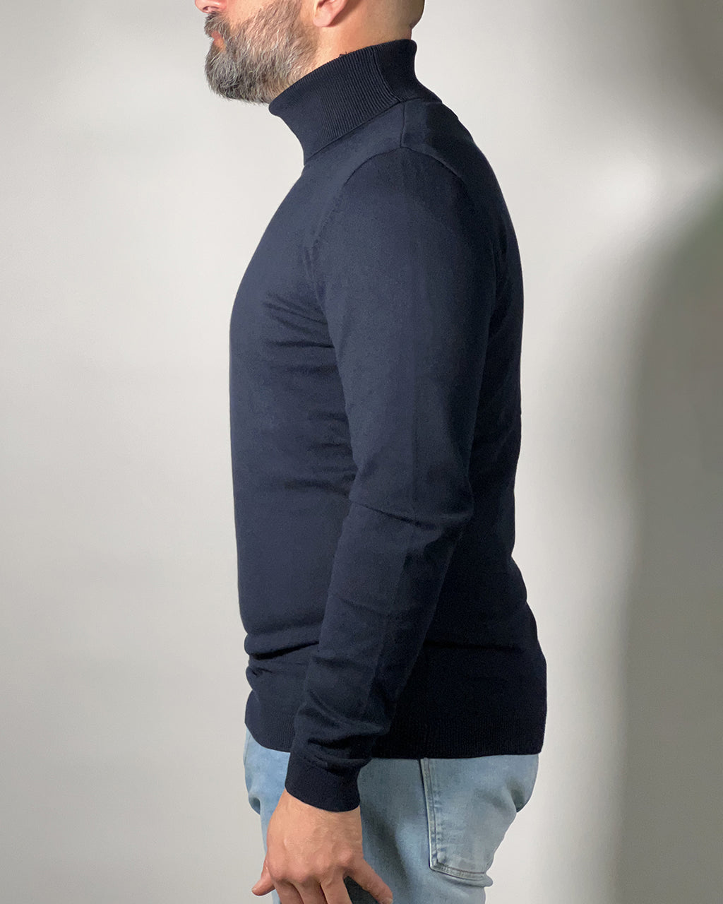 Maglione Dolcevita Uomo IN MY HOOD – Stile Elegante e Comfort Moderno