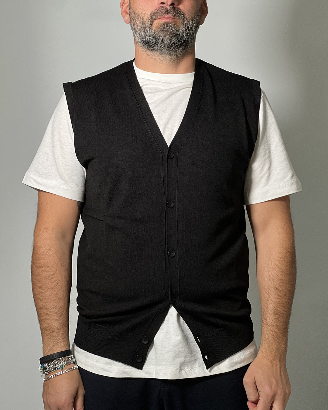 Gilet Uomo MORO – Maglia Smanicata con Bottoni