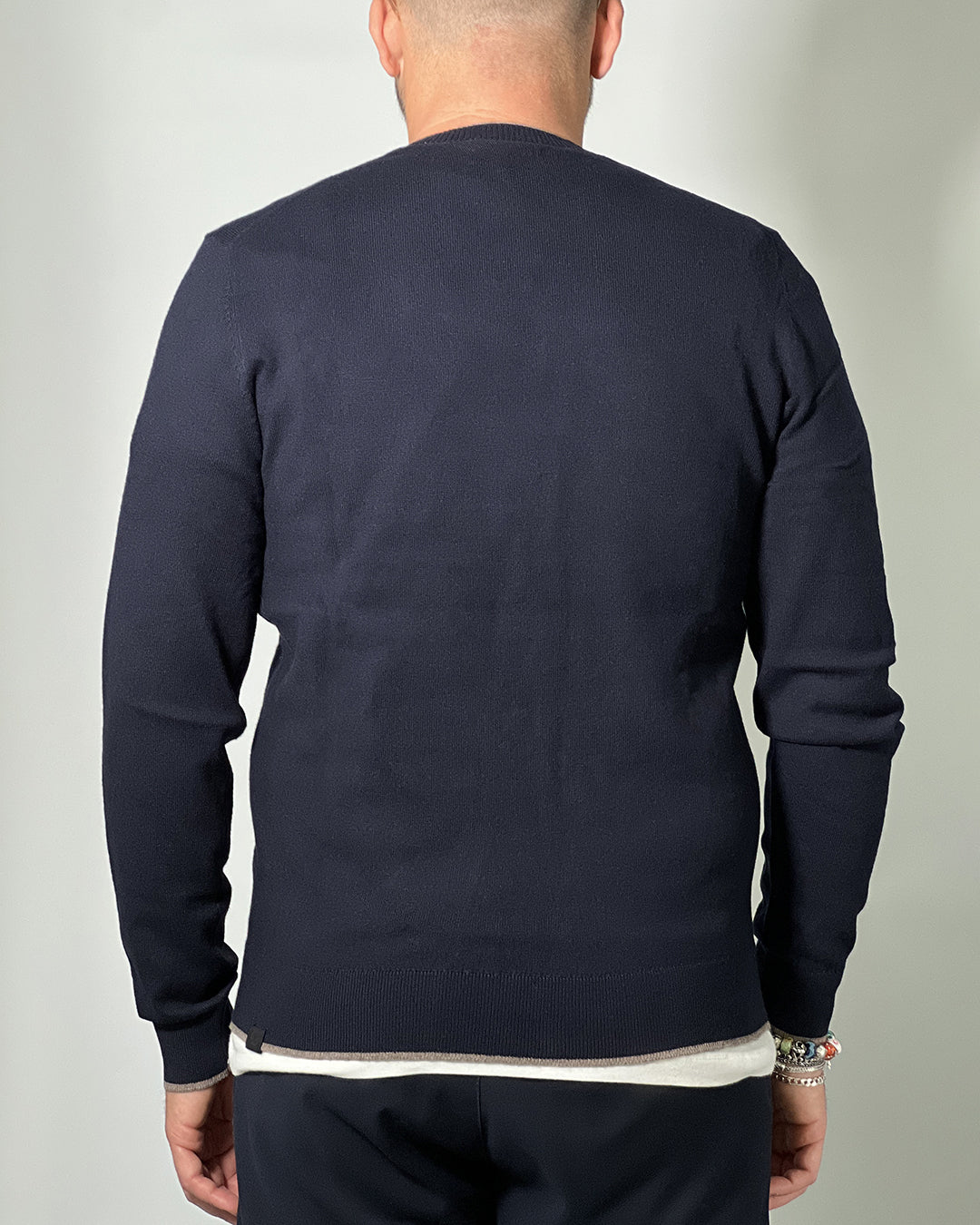 Maglione Uomo Censured Blu con Scollo a V – Stile Classico e Comfort
