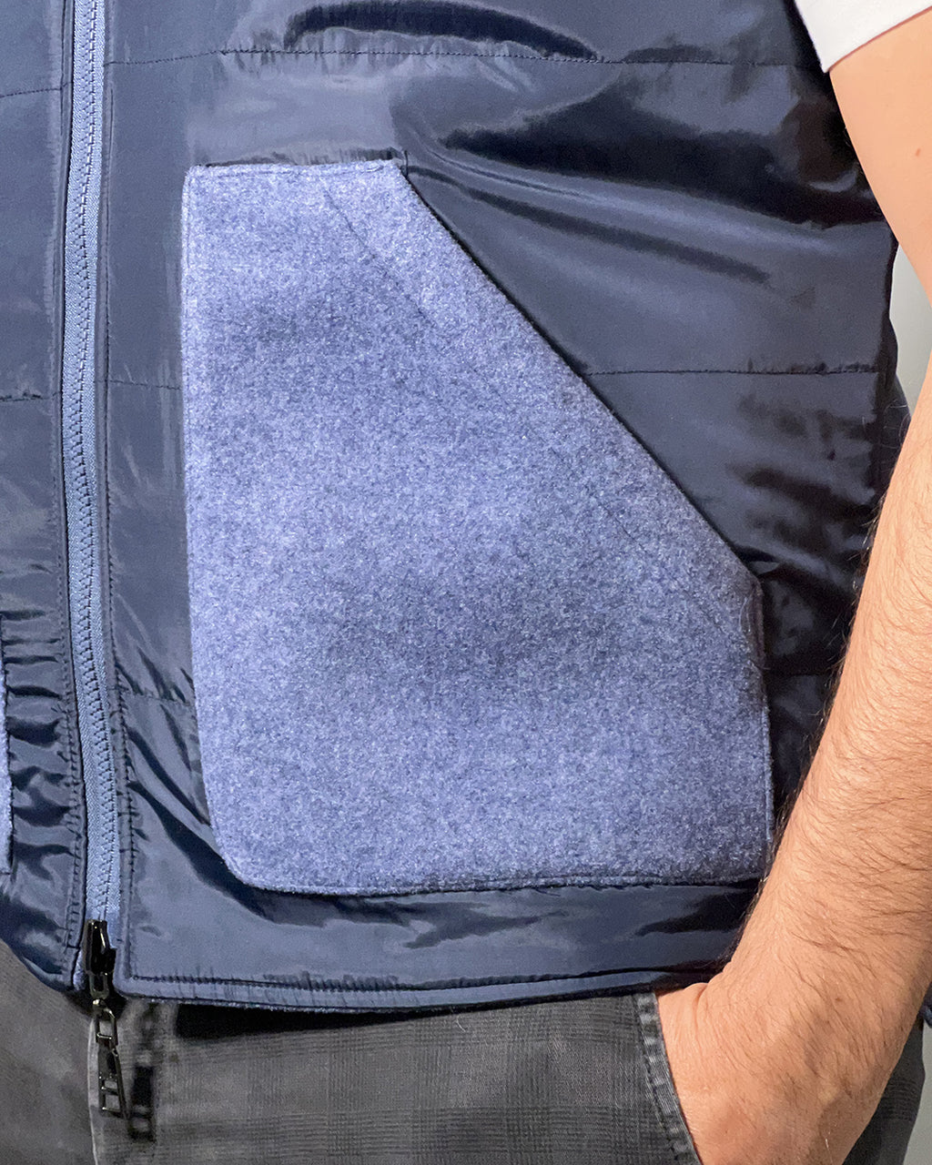 Giubbotto Smanicato Reversibile OVER/D – Due Stili in Uno