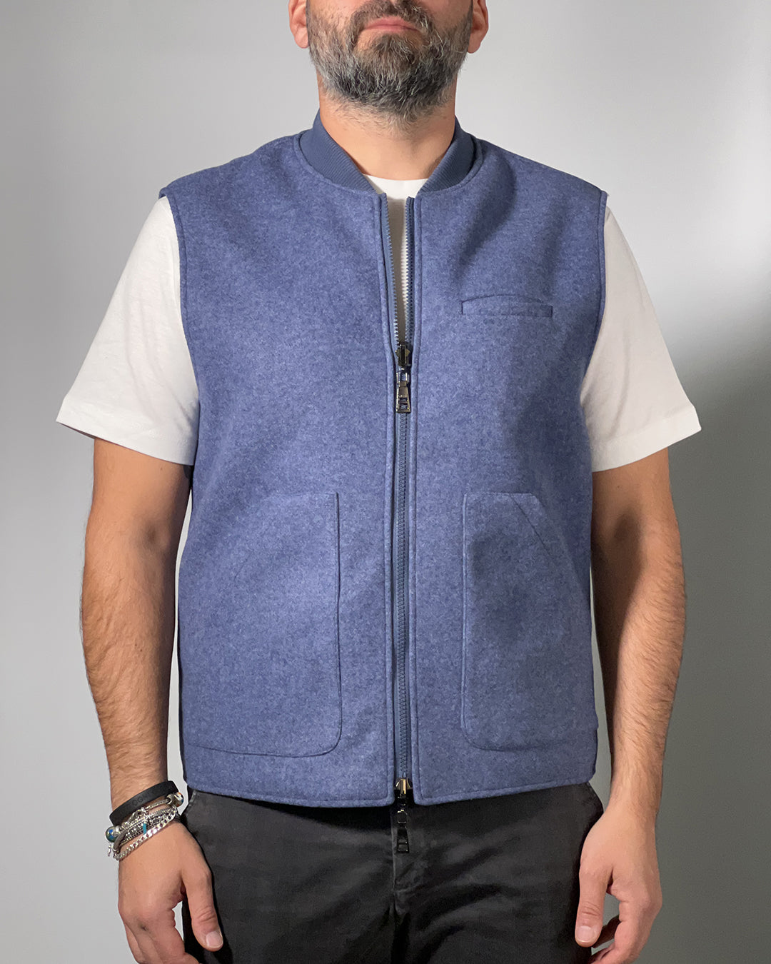 Giubbotto Smanicato Reversibile OVER/D – Due Stili in Uno