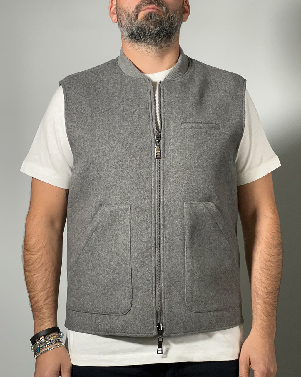 Giubbotto Smanicato Reversibile OVER/D – Due Stili in Uno