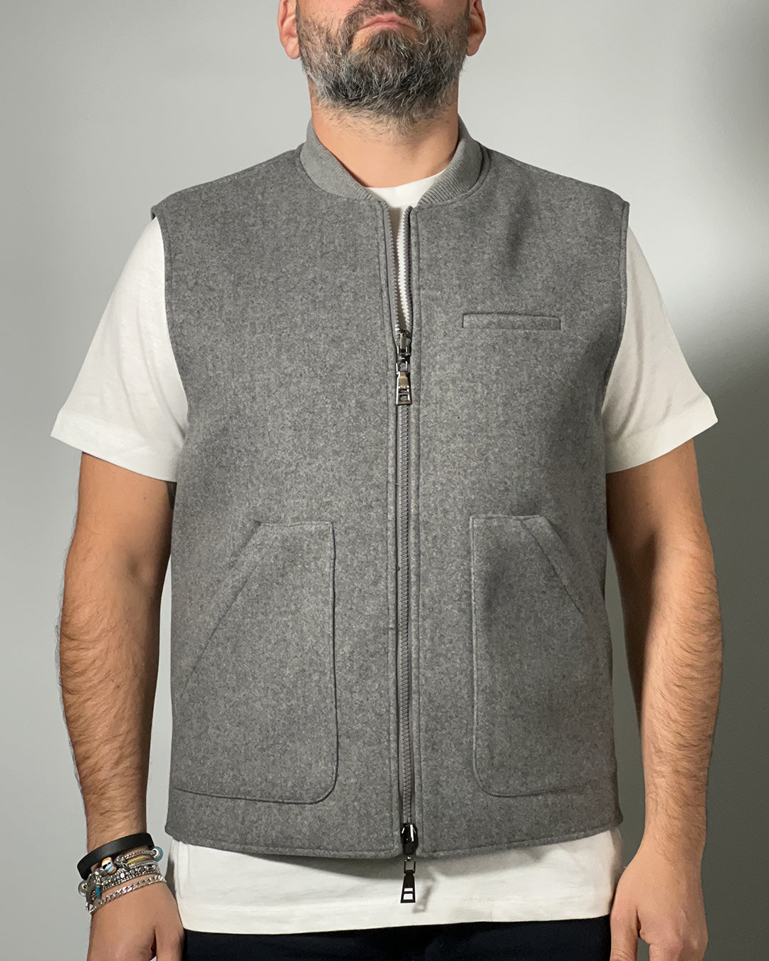 Giubbotto Smanicato Reversibile OVER/D – Due Stili in Uno