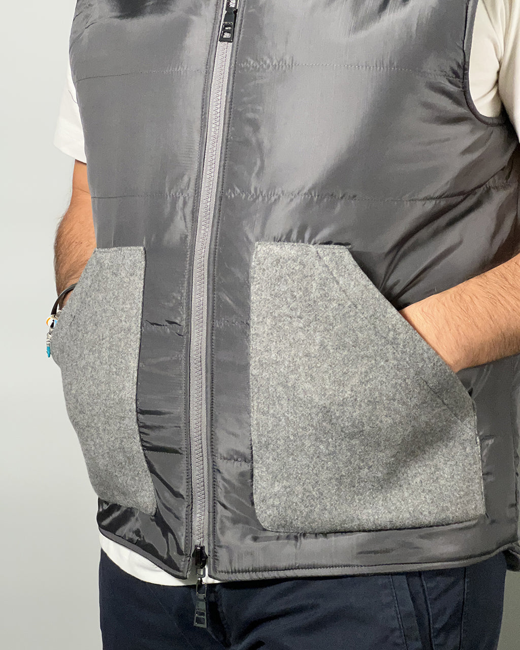 Giubbotto Smanicato Reversibile OVER/D – Due Stili in Uno