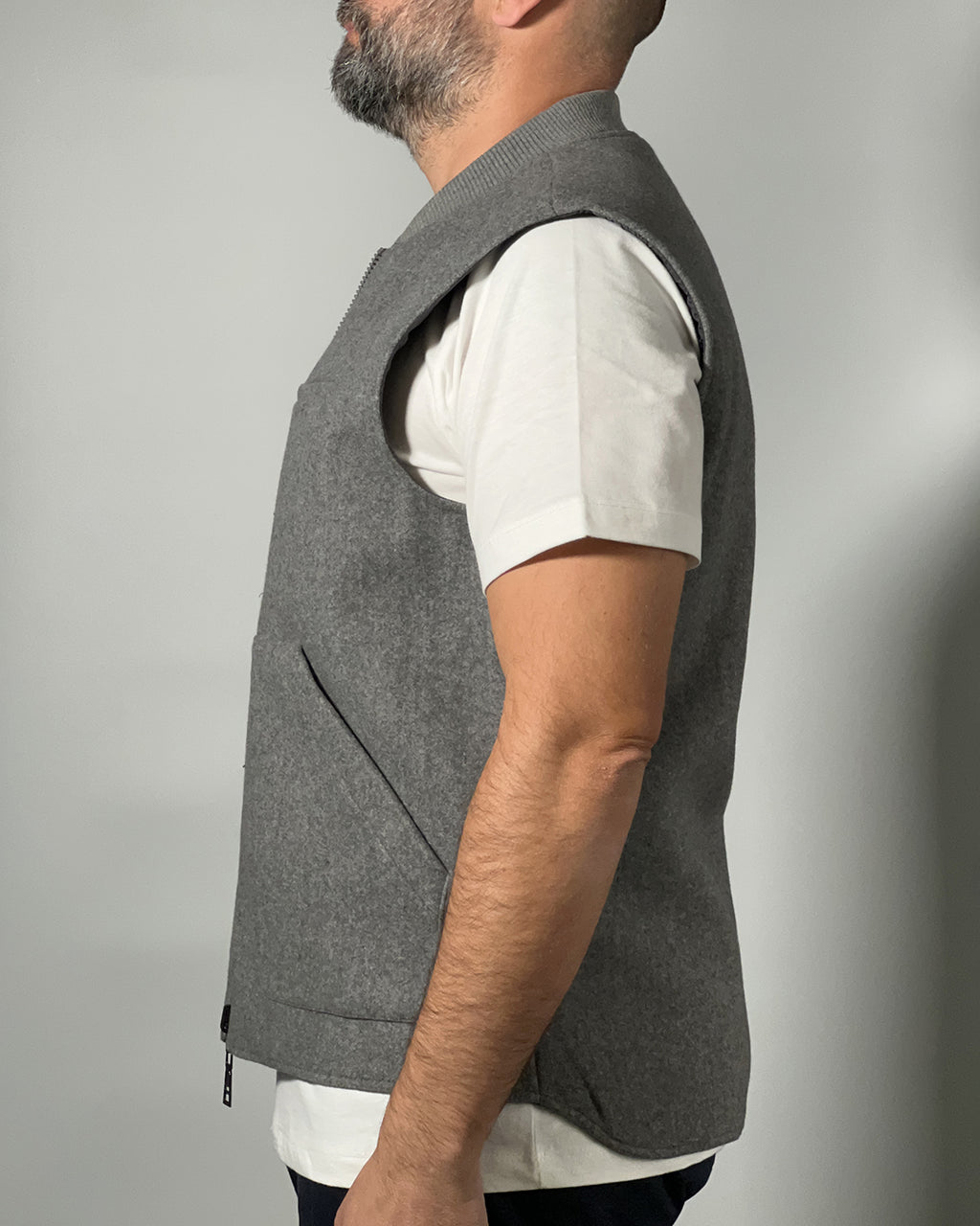 Giubbotto Smanicato Reversibile OVER/D – Due Stili in Uno