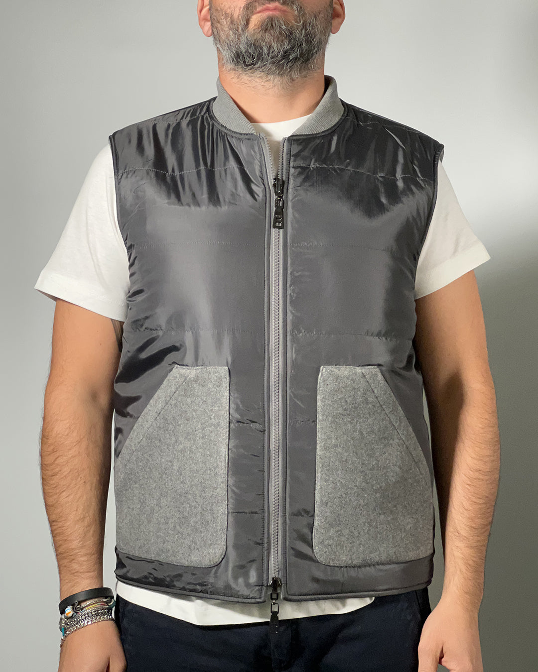 Giubbotto Smanicato Reversibile OVER/D – Due Stili in Uno