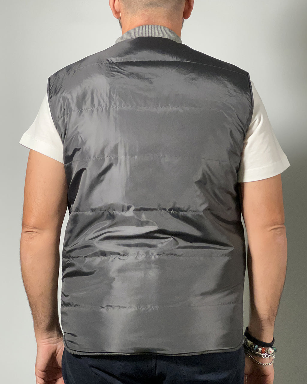 Giubbotto Smanicato Reversibile OVER/D – Due Stili in Uno