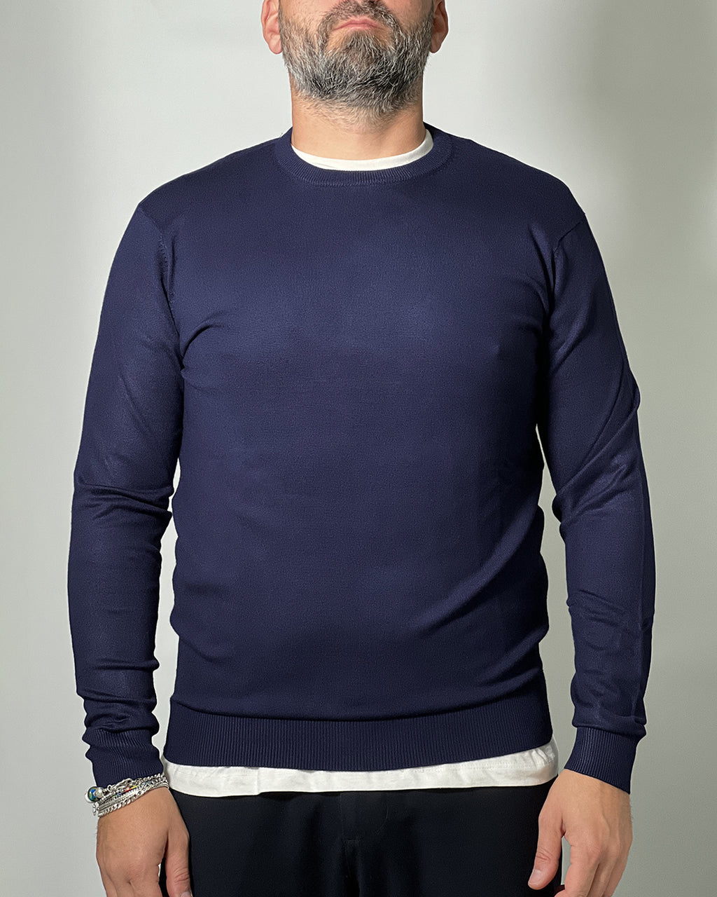 Maglione OVER/D Girocollo Regular – Stile Minimal e Comfort per un Look Moderno