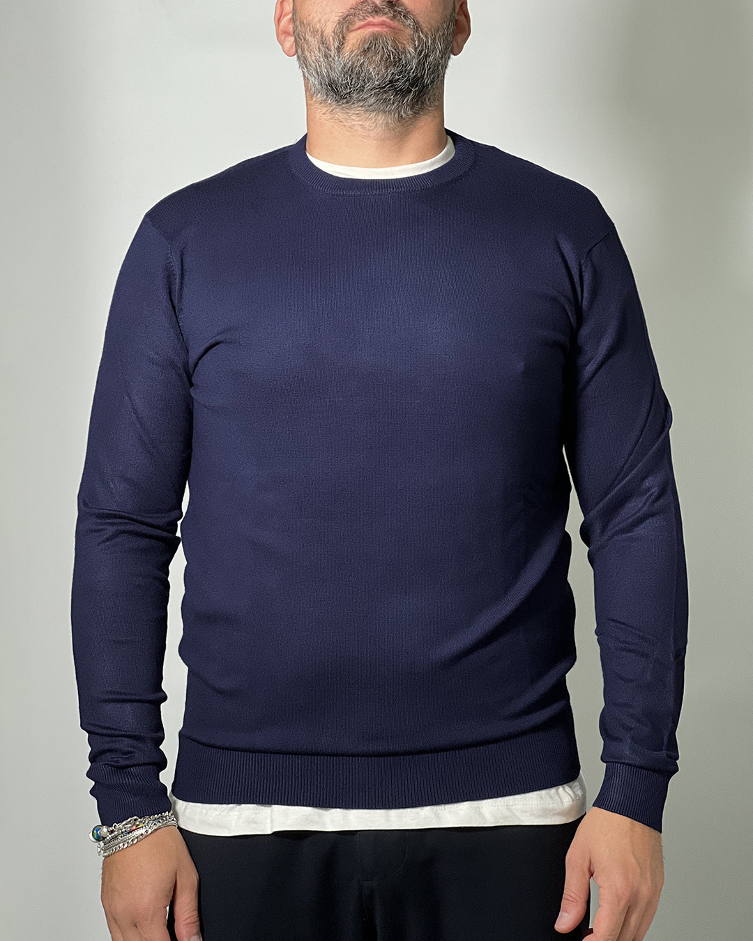 Maglione OVER/D Girocollo Regular – Stile Minimal e Comfort per un Look Moderno