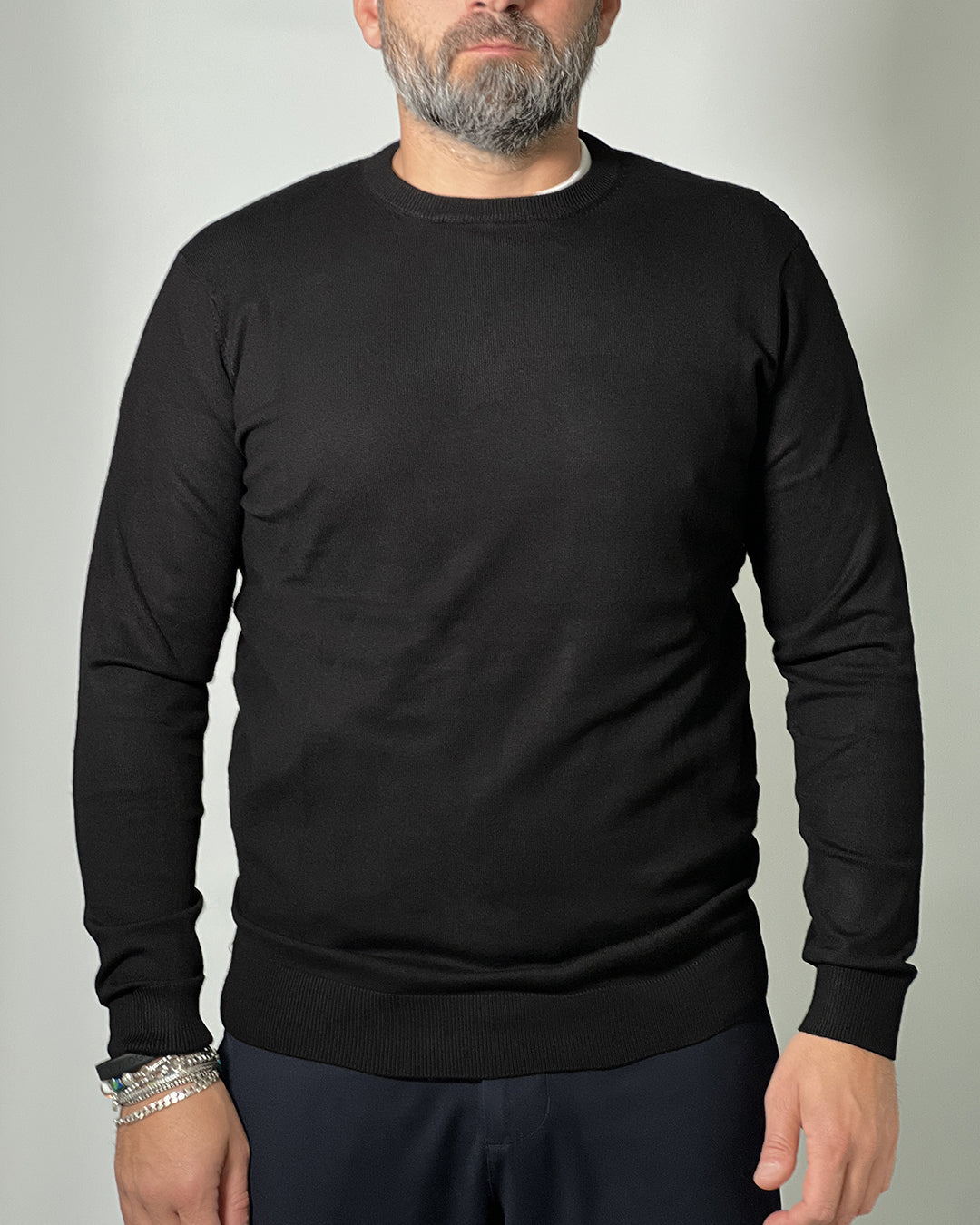 Maglione OVER/D Girocollo Regular – Stile Minimal e Comfort per un Look Moderno