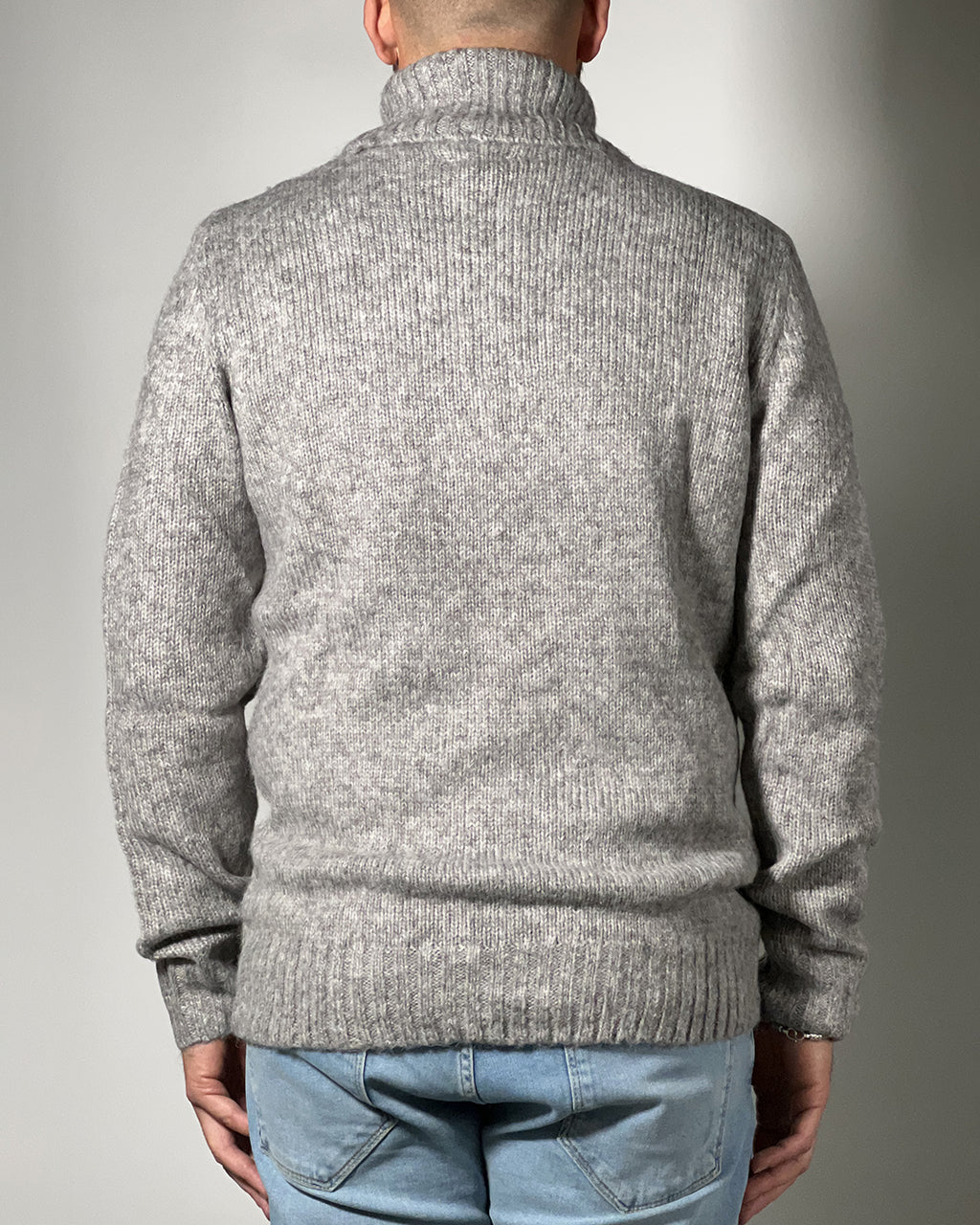 Maglione Uomo OVER/D Dolcevita – Calore, Comfort e Stile Autentico