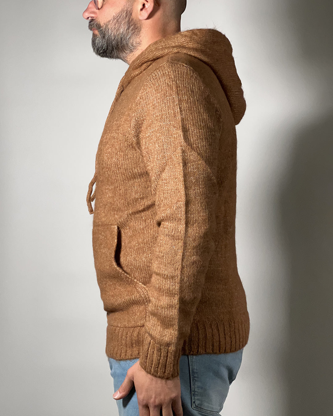 Maglione Uomo OVER/D con Cappuccio – Stile Casual e Comfort