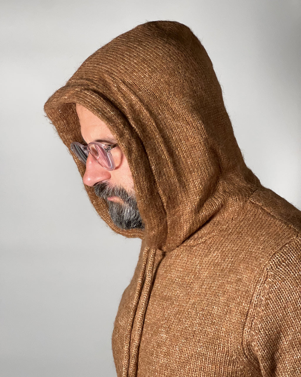 Maglione Uomo OVER/D con Cappuccio – Stile Casual e Comfort