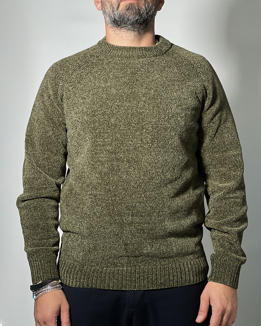 Maglione in Ciniglia OVER/D Girocollo – Stile Morbido e Comfort per la Stagione Fredda