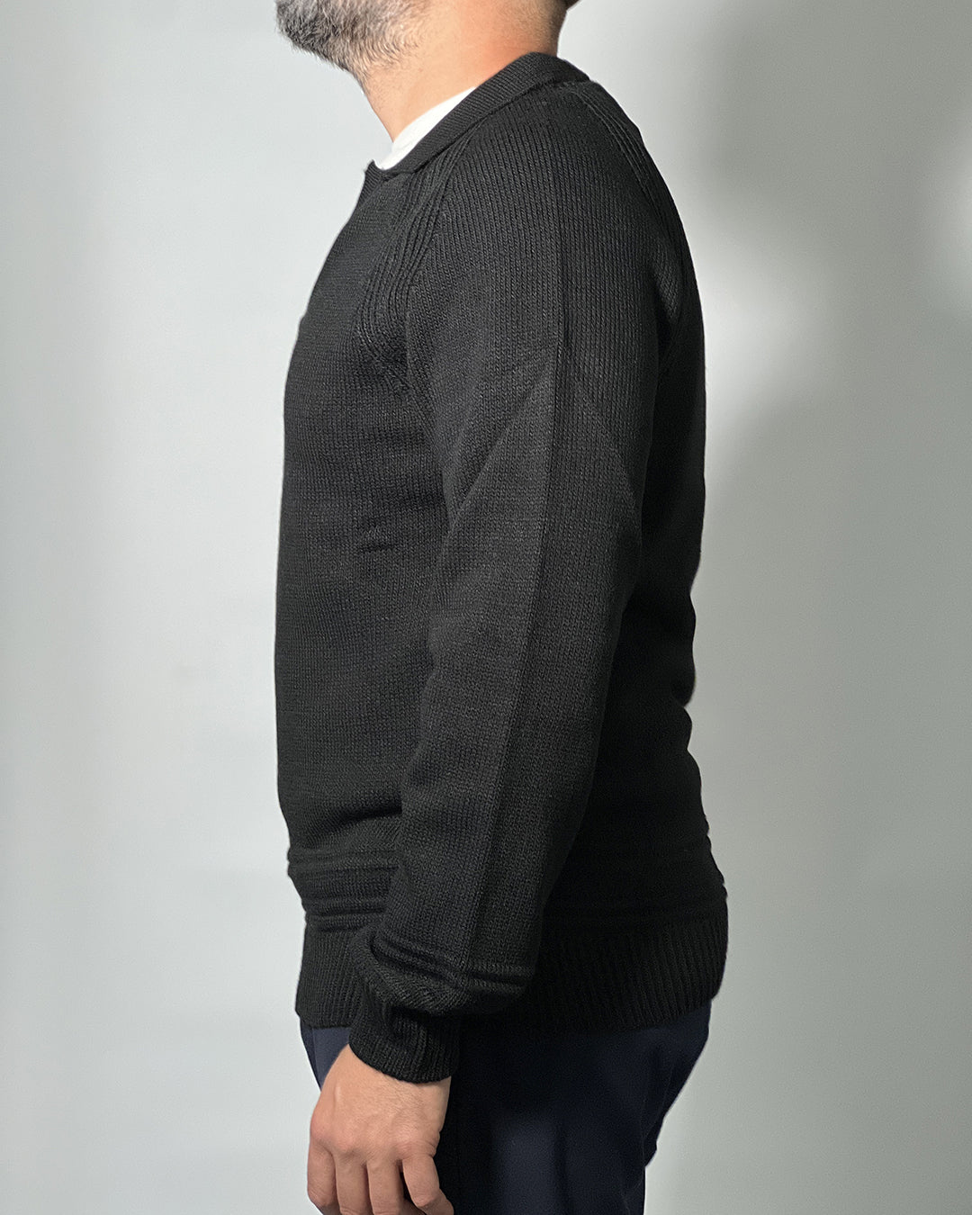 Maglione Polo OVER/D Nero – Eleganza Contemporanea e Comfort di Alta Qualità