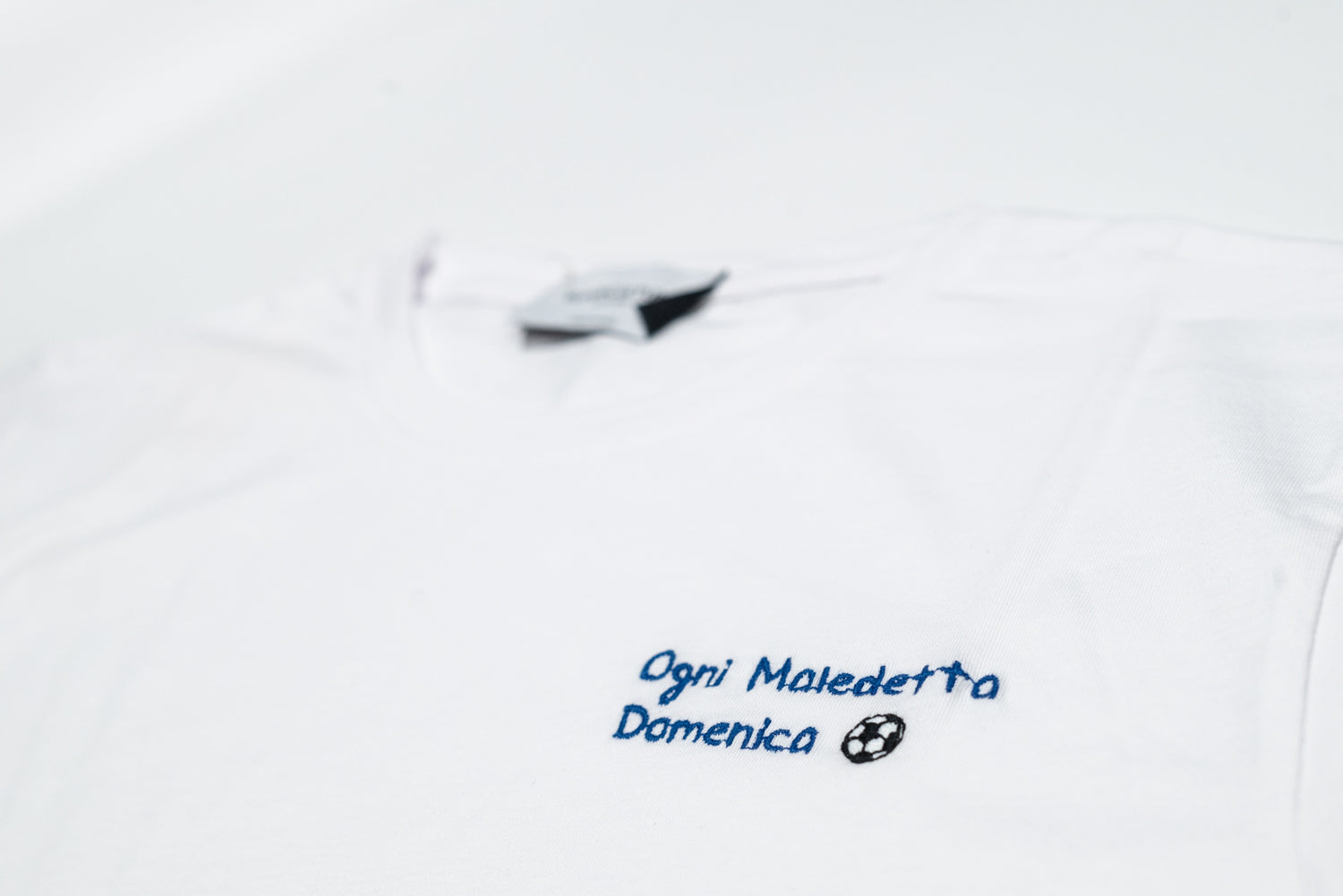 SUPERCULTURE T-shirt Bianca con ricamo lato cuore OGNI MALEDETTA DOMENICA - regular fit